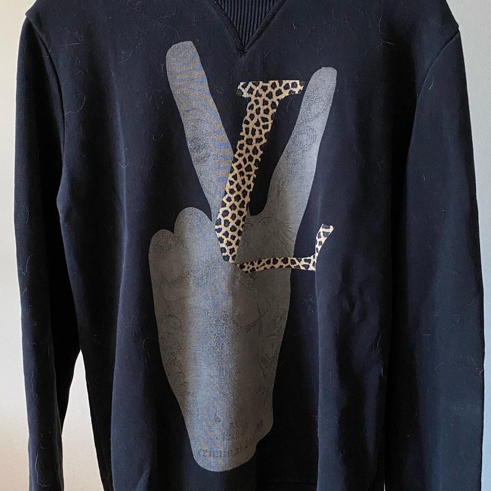 Criminal damage pullover size large